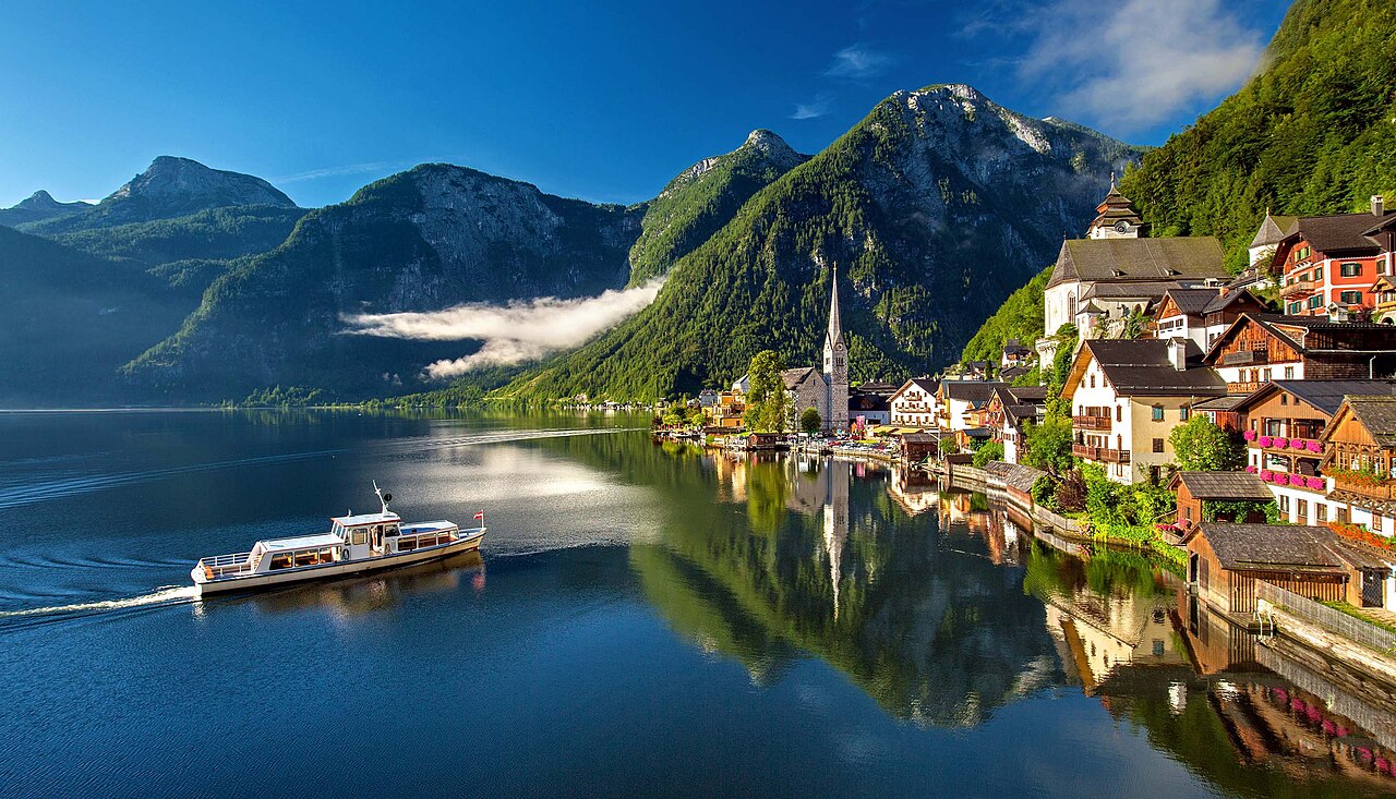 Hallstatt am See in den österreichischen Alpen